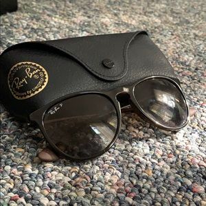 Black rimmed Ray Bans
